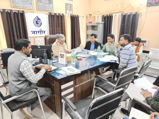 अभियंता चेंबर्स में नहीं, गांवों में जाकर फील्ड की स्थिति देखें, ग्रामीणों से मिलें