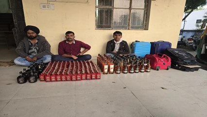 Video: अहमदाबाद पीसीबी ने शराब के साथ तीन को पकड़ा