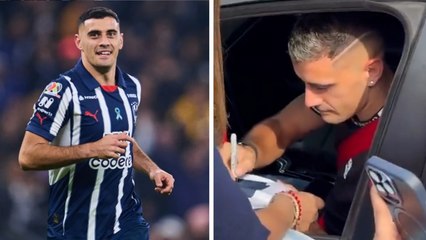 Germán Berterame atiende a la afición de Rayados tras el triunfo ante Toluca en la ida de las semifinales de la Liga MX