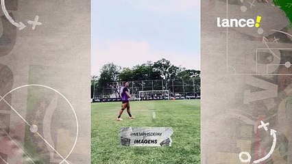 Memphis marca golaço em treino e provoca reação inusitada de companheiro