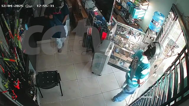 Vídeo: criminosos roubam loja de eletrônicos em Cascavel