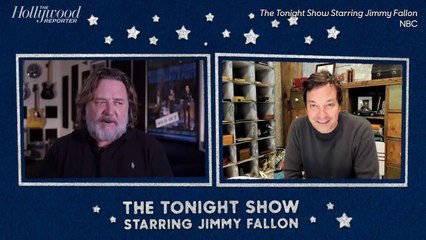 Russell Crowe Says Original 'Gladiator' Script Was "So Bad" | THR News