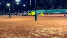 Cayó un helicóptero en una cancha de tenis en Costanera norte