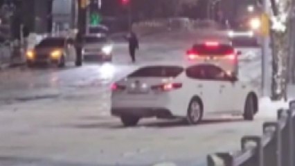 퇴근길 폭설에 교통대란...제설작업에도 '속수무책' / YTN