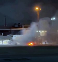 Esteira de bagagem pega fogo e causa pânico em aeroporto; veja