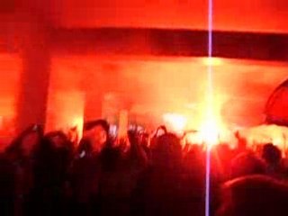 Cortege Parisien : Ambiance sous le pont