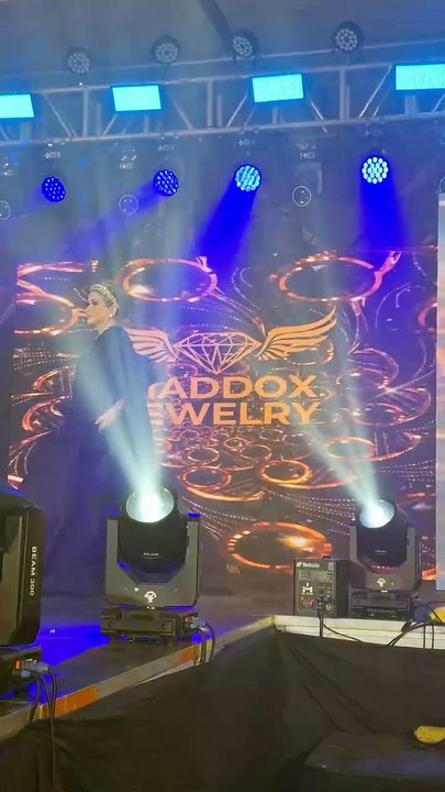 Annabelle Rama leads star-studded jewelry fashion show