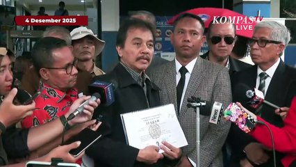 Roy Suryo Tunjukkan Scan Ijazah Jokowi yang Diklaim Andi Azwan dengan Mahasiswa UGM Terbitan 1985