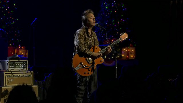 The Christmas Song (Chestnuts Roasting on an Open Fire) [Mel Tormé cover] - The Brian Setzer Orchestra (live)