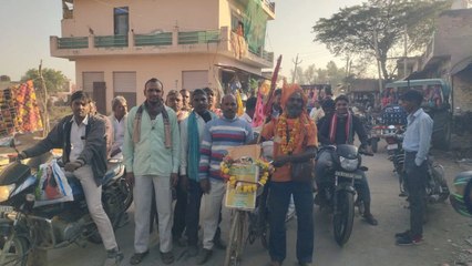 साइकिल से 12 ज्योतिर्लिंग और चार धाम की यात्रा कर वापस लौटे मदनलाल सैनी।