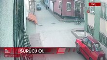 skişehir’de motosiklete çarpan araç hızla kaçtı iki kişi havada takla attı