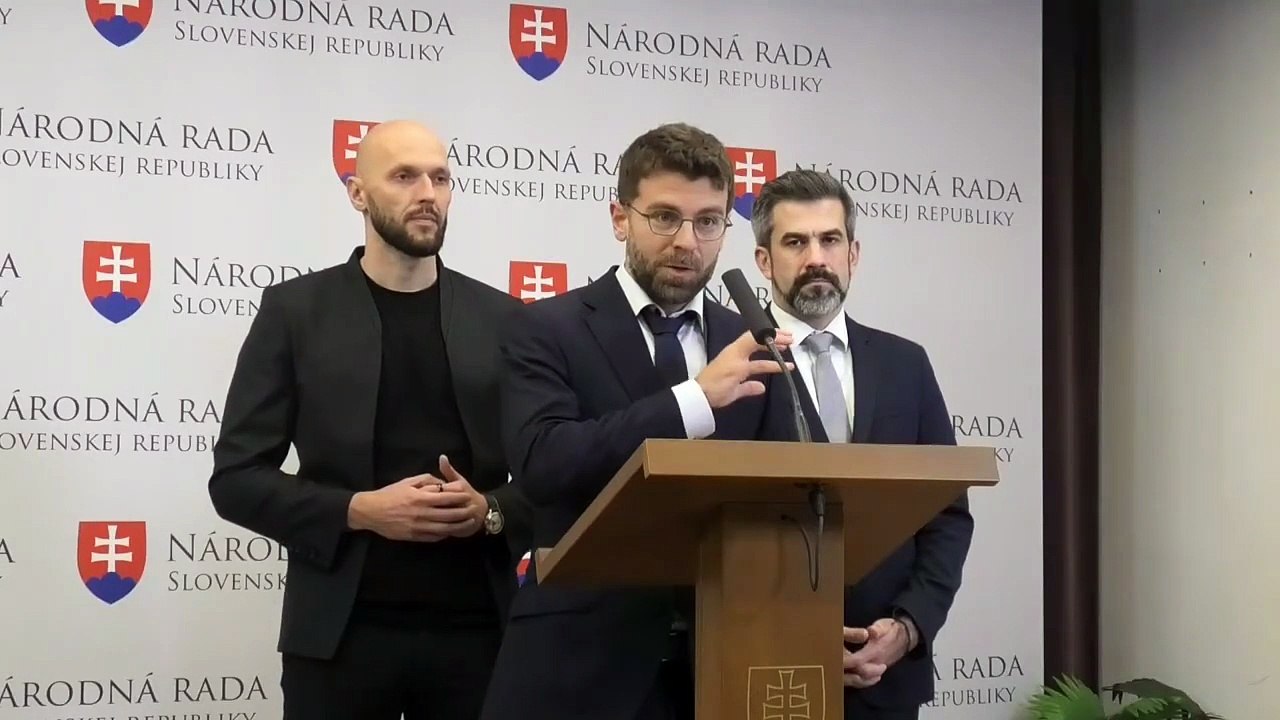 ZÁZNAM: Napriek miliónom vloženým do NITC štát inštitúciu neovláda, upozornila opozícia