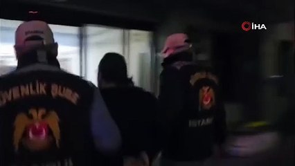 İstanbul'da sergilenen heykel sosyal medyayı karıştırdı: 2 gözaltı