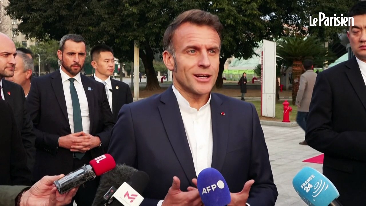 Ukraine : Macron appelle à accroître « la pression sur l'économie russe »