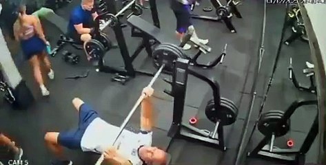 Los últimos minutos de vida de hombre que murió haciendo ejercicio en el gimnasio