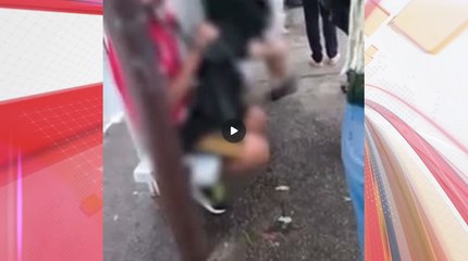 Tarado se masturba em ponto de ônibus e mulher grava flagrante