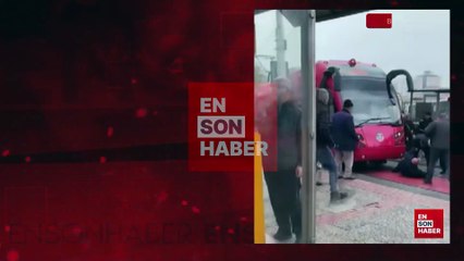 Bursa'da raylardan geçmek isteyen adama tramvay çarptı