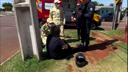 Motociclista fica ferido após colisão na Avenida das Torres