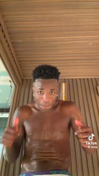 El baile viral de Vinicius que lleva más de 6M de visitas