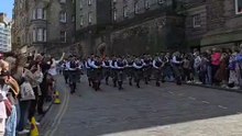Edinburgh and bagpipers show in Cockburn street 💙🏴❤️