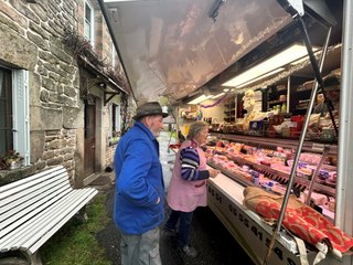 Creuse : un camion-épicerie se déplace dans une dizaine de communes autour de Mourioux-Vieilleville