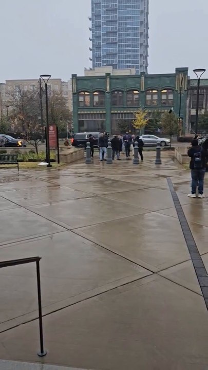 Michael Jordan arrives to Bulls' 90s theme music for NASCAR lawsuit