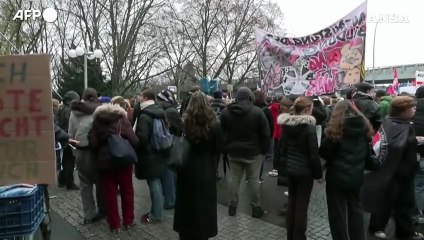 Germania, protesta contro l'approvazione della riforma della leva