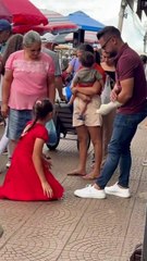 Kindness is a cycle of order. May those who are kind be treated gently by the world! #overseaslifesharing #heartwarming #passonkindnesspassonlove #positiveenergy #helpthoseinneed