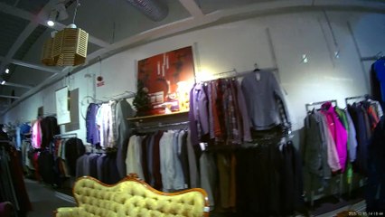 Inne på Myrorna Second hand. Hagagatan i Örebro 5 Dec. 2025