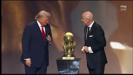 FIFA le otorgó el premio de la paz a Donald Trump