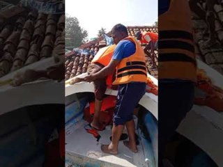 Man Rescues Stranger Trapped in Severe Floodwaters in Sri Lanka