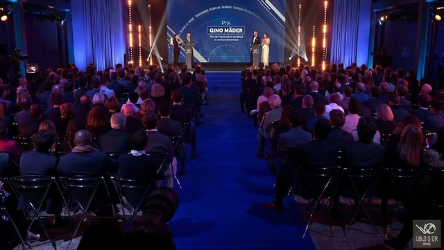 Le prix Gino Mäder récompense Matteo Trentin pour son soutien aux enfants malades - Cyclisme - Vélo d'Or 2025