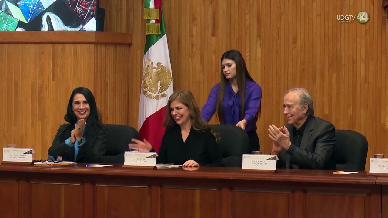 Cantar por el placer de cantar: Joan Manuel Serrat recibe Honoris Causa por la UdeG