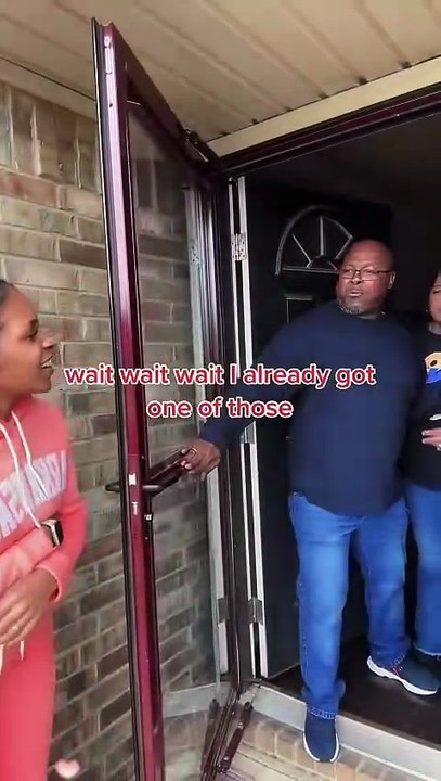 Returning my wife becauseshe's too expensive #couple #comedy #funny #prankvideo #foryou