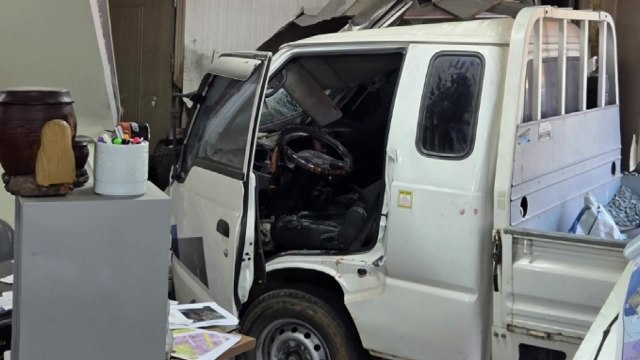 충남 당진 부동산 사무실로 1톤 화물차 돌진...4명 경상 / YTN