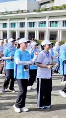 Kegiatan Senam dan Padel Ibu-Ibu Seruni Kabinet Merah Putih di acara Indonesia Sports Summit 2025