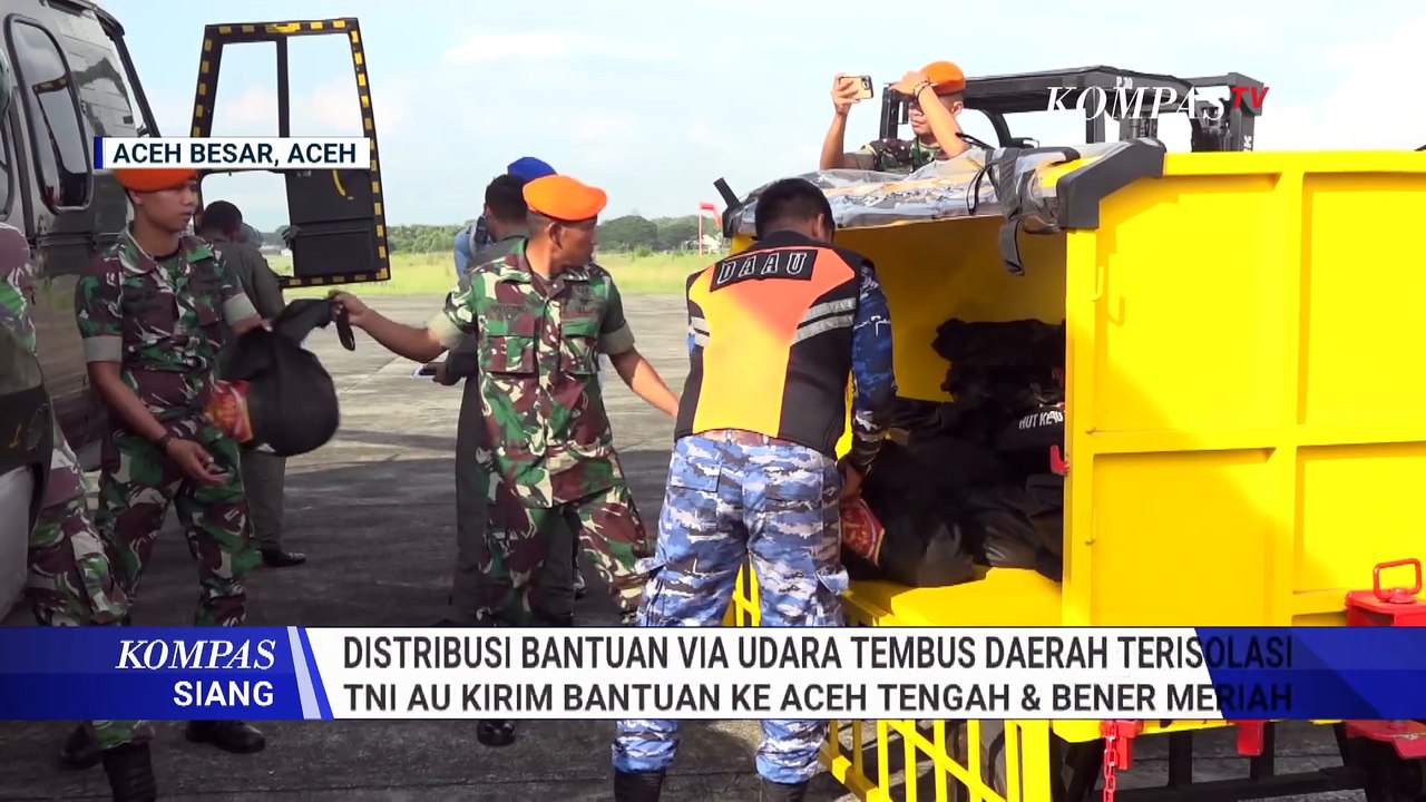 Detik-Detik Helikopter TNI Salurkan Bantuan ke Korban Banjir Aceh Tengah dan Bener Meriah