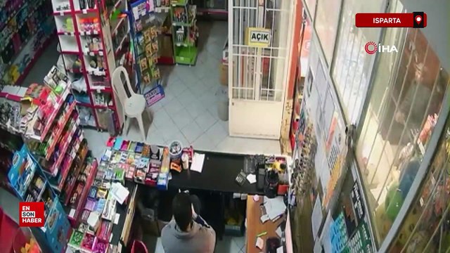 Isparta'da dağlık alanda yanmış aracın kenarında başsız erkek cesedi bulundu