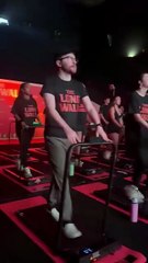 Proyección La Larga Marcha en cintas de andar