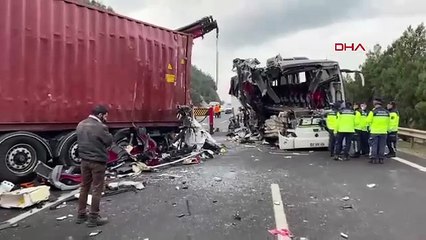 Otoyolda kabus: Yolcu otobüsü TIR ile çarpıştı, çok sayıda ölü ve yaralı var!