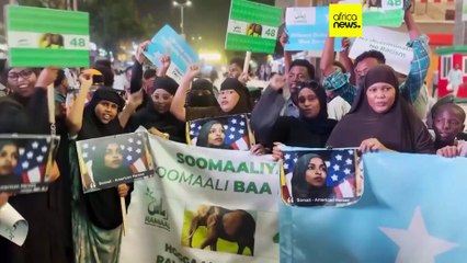 Des centaines de Somaliens manifestent à Mogadiscio après les insultes de Trump