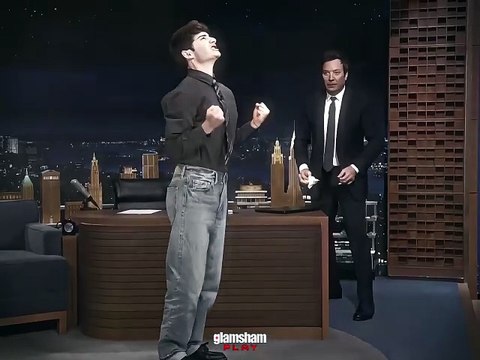 Noah Schnapp re-enacting a classic Stranger Things moment on The Tonight Show Starring Jimmy Fallon and nailing the drama! 🎬 #glamsham #noahschnapp #strangerthings #jimmyfallon #tonightshow #willbyers #tvshows #talkshow {glamsham, noah schnapp, strange
