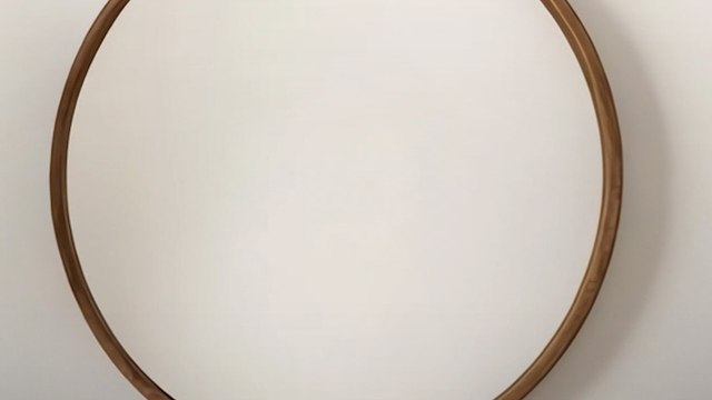 Vastu Tips: घर में शीशा लगाने की सही दिशा क्या है?