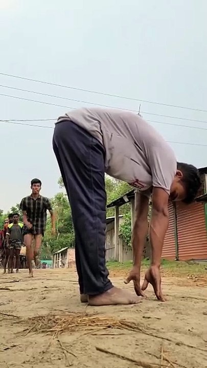 Strange game#tiktokviral#comedy#viral#funnyvideos#funnycricket#india#foryoupage