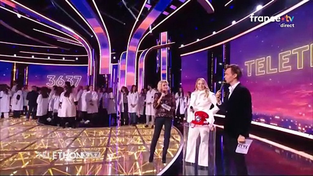 Découvrez l'énorme don que la chanteuse Santa fait en faveur du Téléthon, dont elle est la marraine : "Du jamais vu dans l'histoire du Téléthon!"