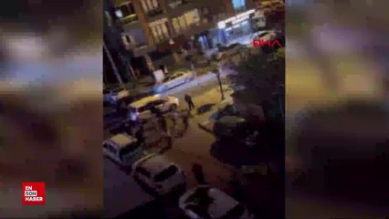 İstanbul'da sokak ortasında tekme ve yumruklu kavga kamerada