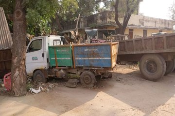 swm: एसआइआर में कार्मिको की डयूटी, ऑटो टिपर के थमे पहिए