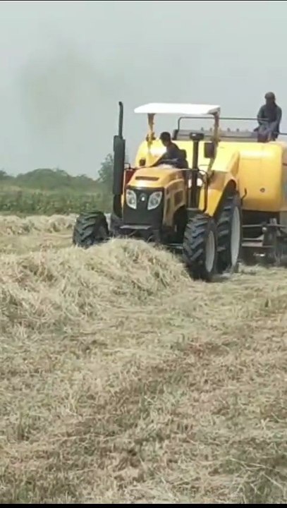 New Holland Baller Machine