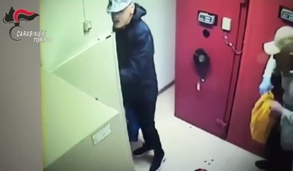 Rapine in banca nel Torinese, individuato il presunto basista grazie a Dna su auto rubata (06.12.25)