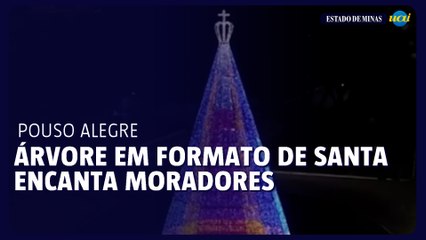 Árvore de Natal em formato de Nossa Senhora Aparecida encanta cidade de Minas